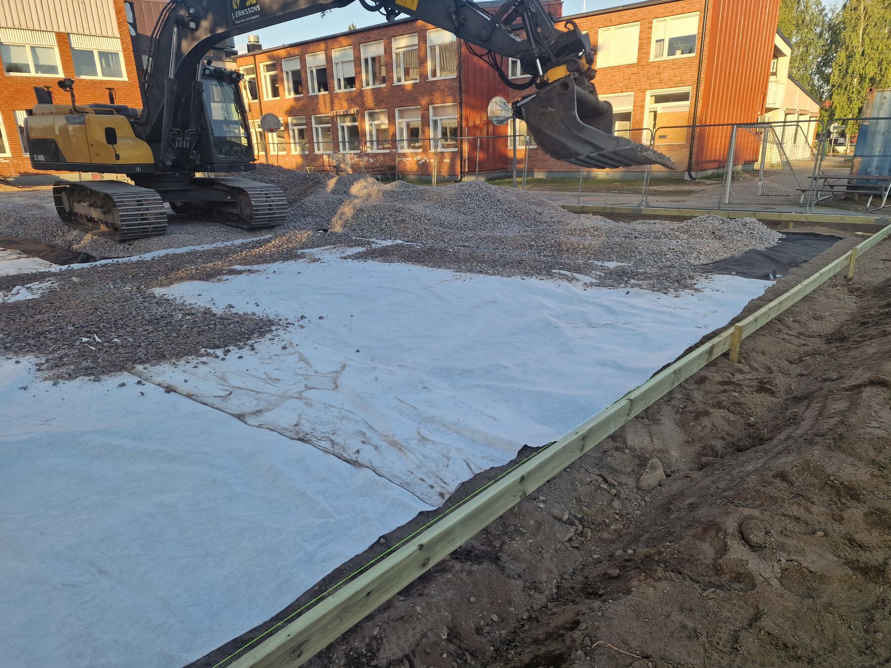 Grundläggning med geotextil och grusbädd